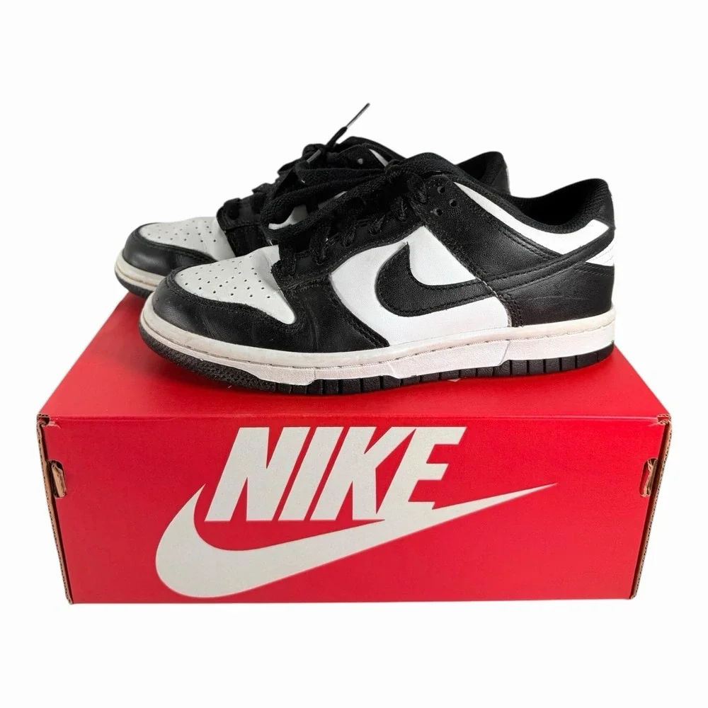 BOYS GRADE SCHOOL NIKE DUNK LOW BIG_WHITE/BLACK-WHITE CW1590-100-SIZE 3.5YW/ Box